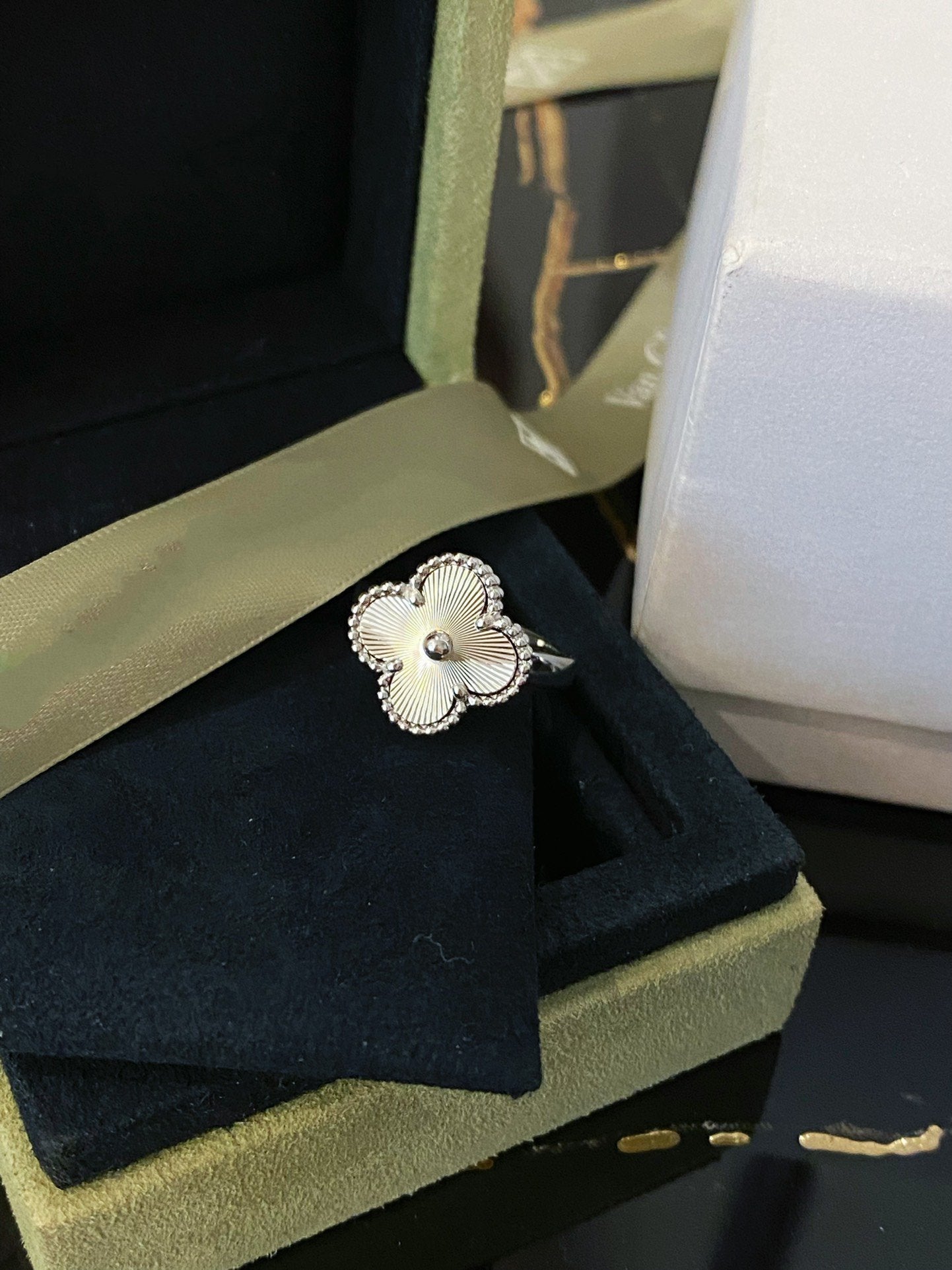 [Imperial] CLOVER SILVER RING