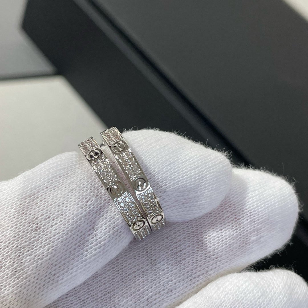 [Imperial] LOVE DIAMOND SILVER HOOP EARRINGS