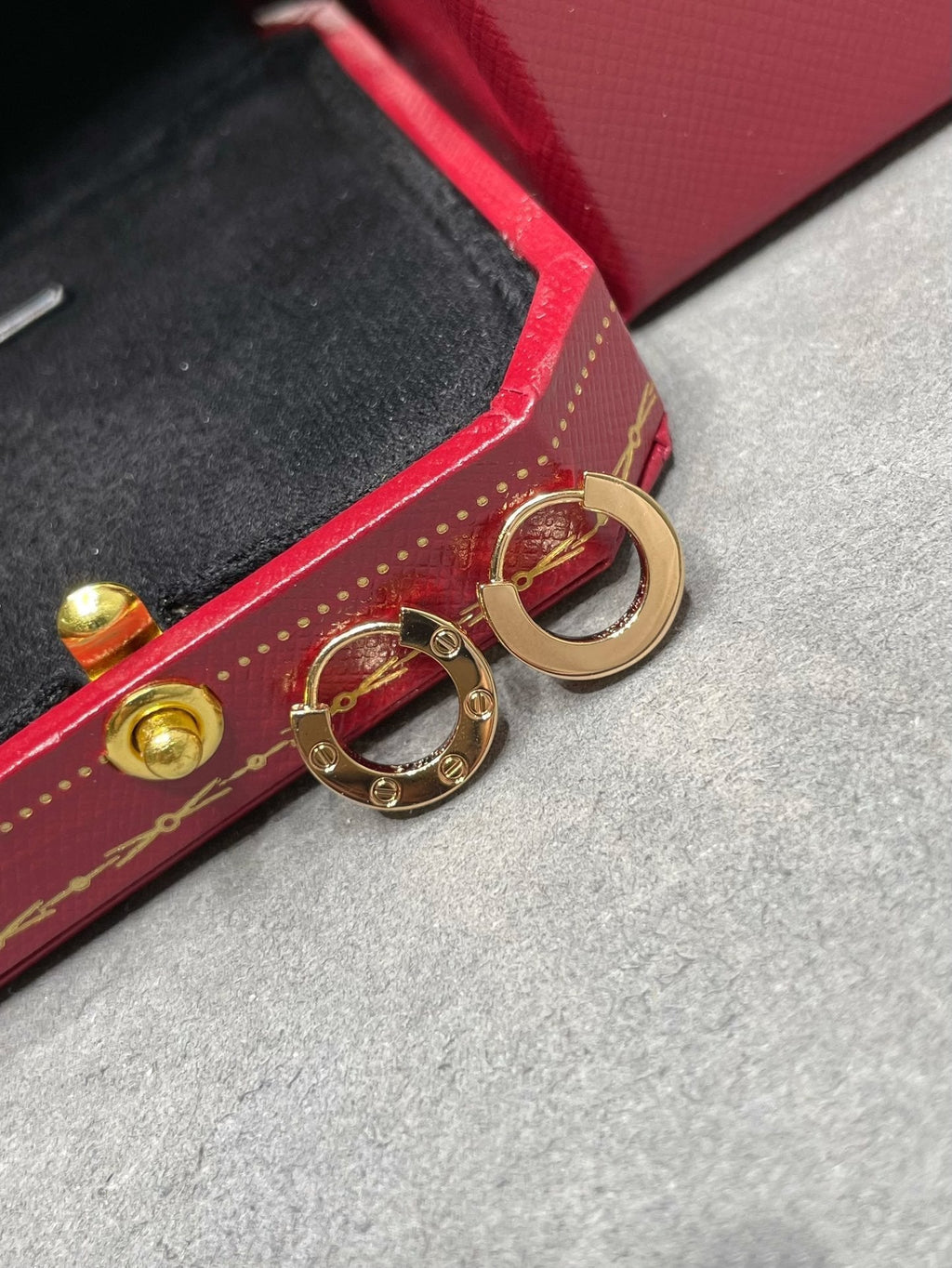 [Imperial] LOVE MINI EARRINGS