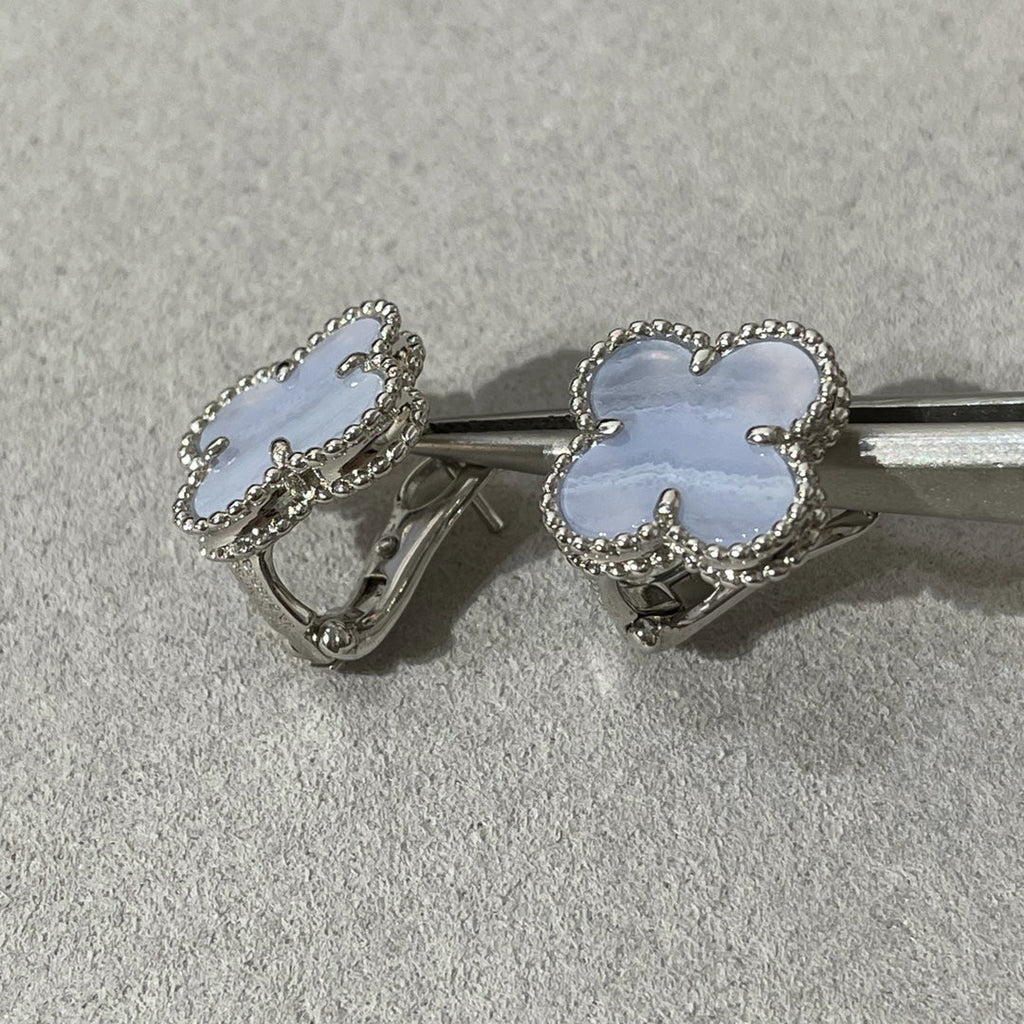 [Imperial] CLOVER CHALCEDONY SILVER STUD EARRINGS