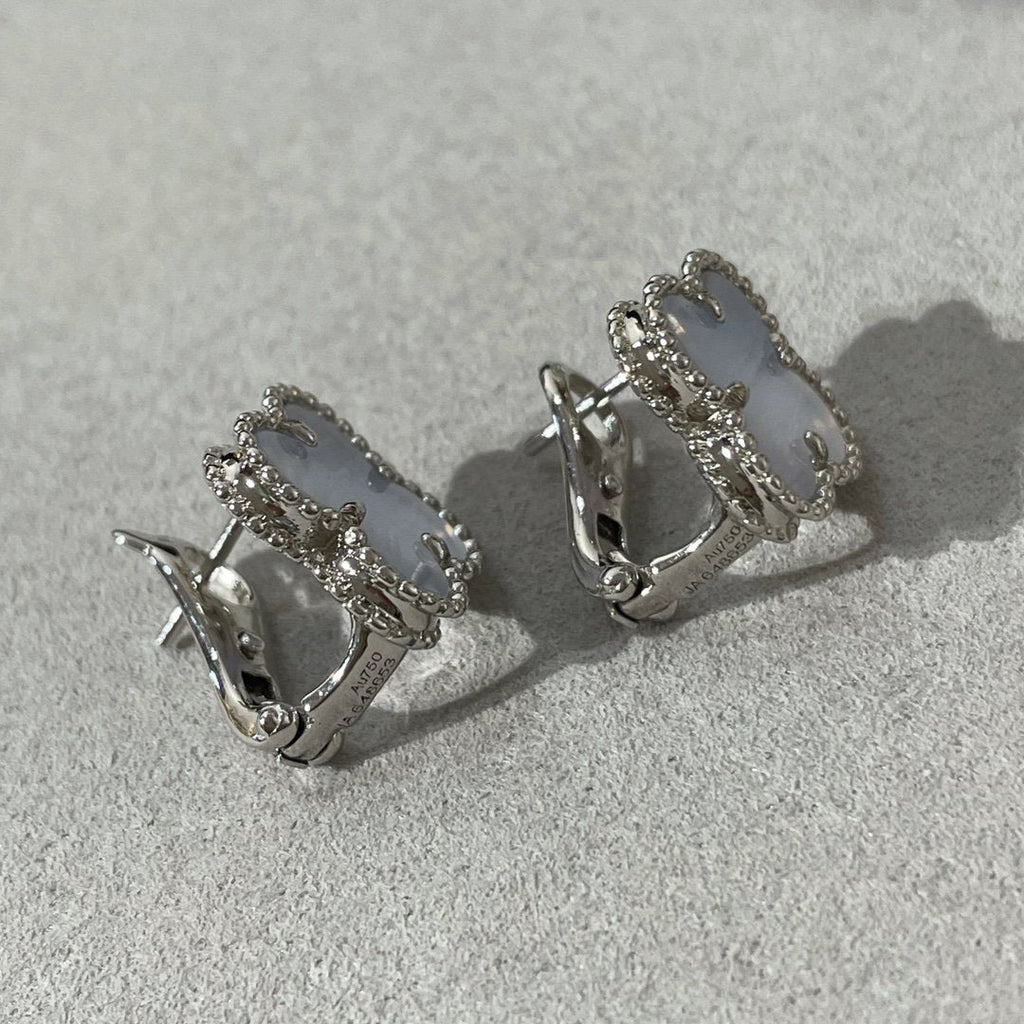 [Imperial] CLOVER CHALCEDONY SILVER STUD EARRINGS