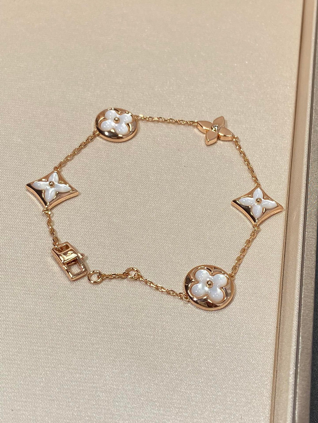 [Imperial] STAR AND SUN 5 MOTIF MOP PINK GOLD BRACELET