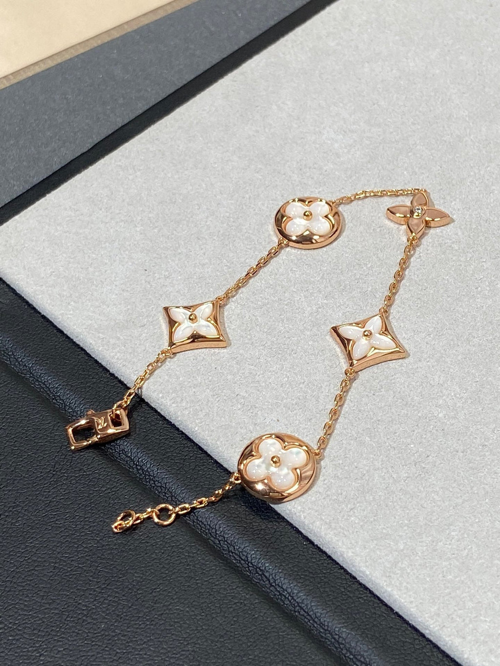 [Imperial] STAR AND SUN 5 MOTIF MOP PINK GOLD BRACELET
