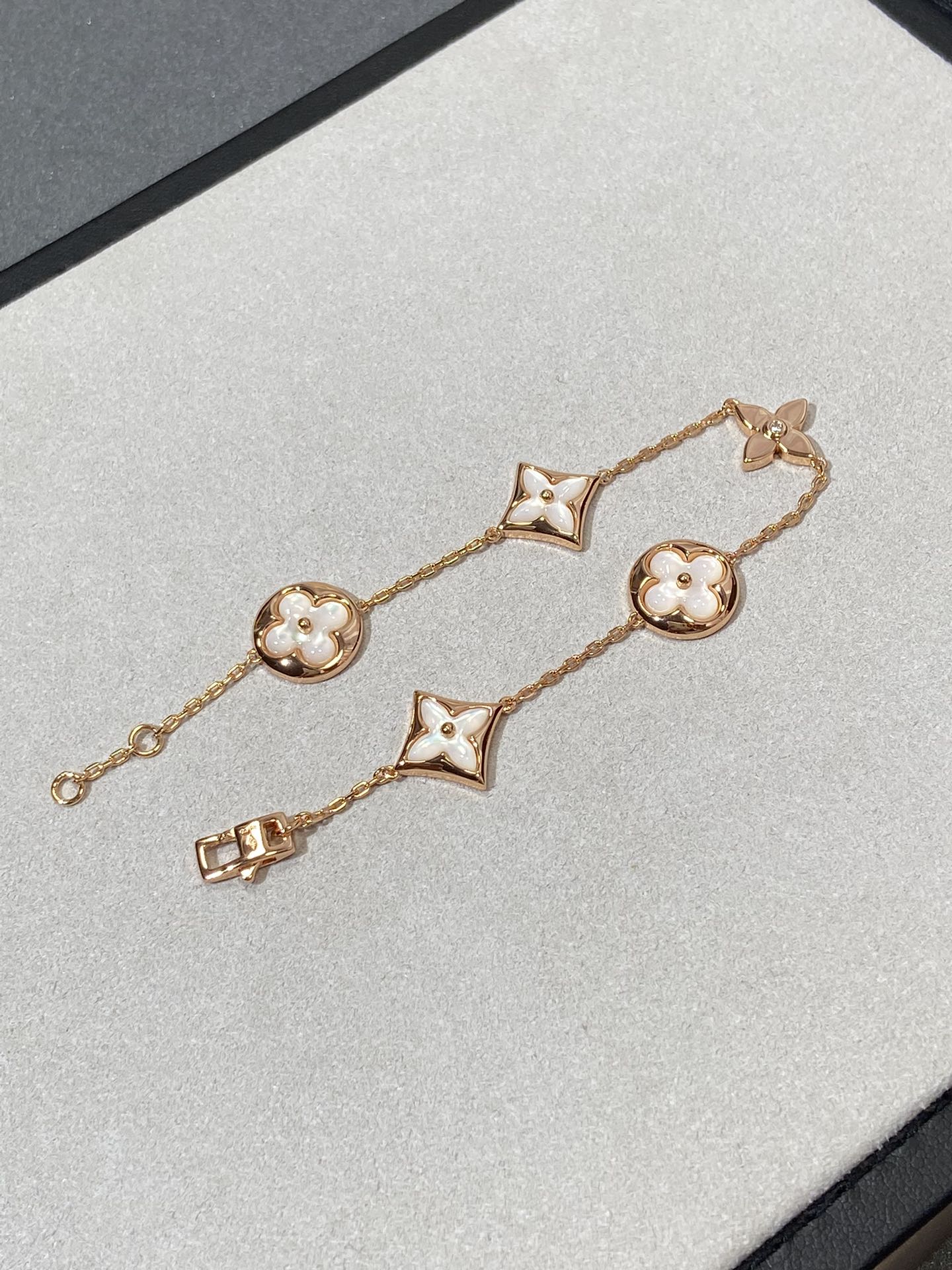 [Imperial] STAR AND SUN 5 MOTIF MOP PINK GOLD BRACELET