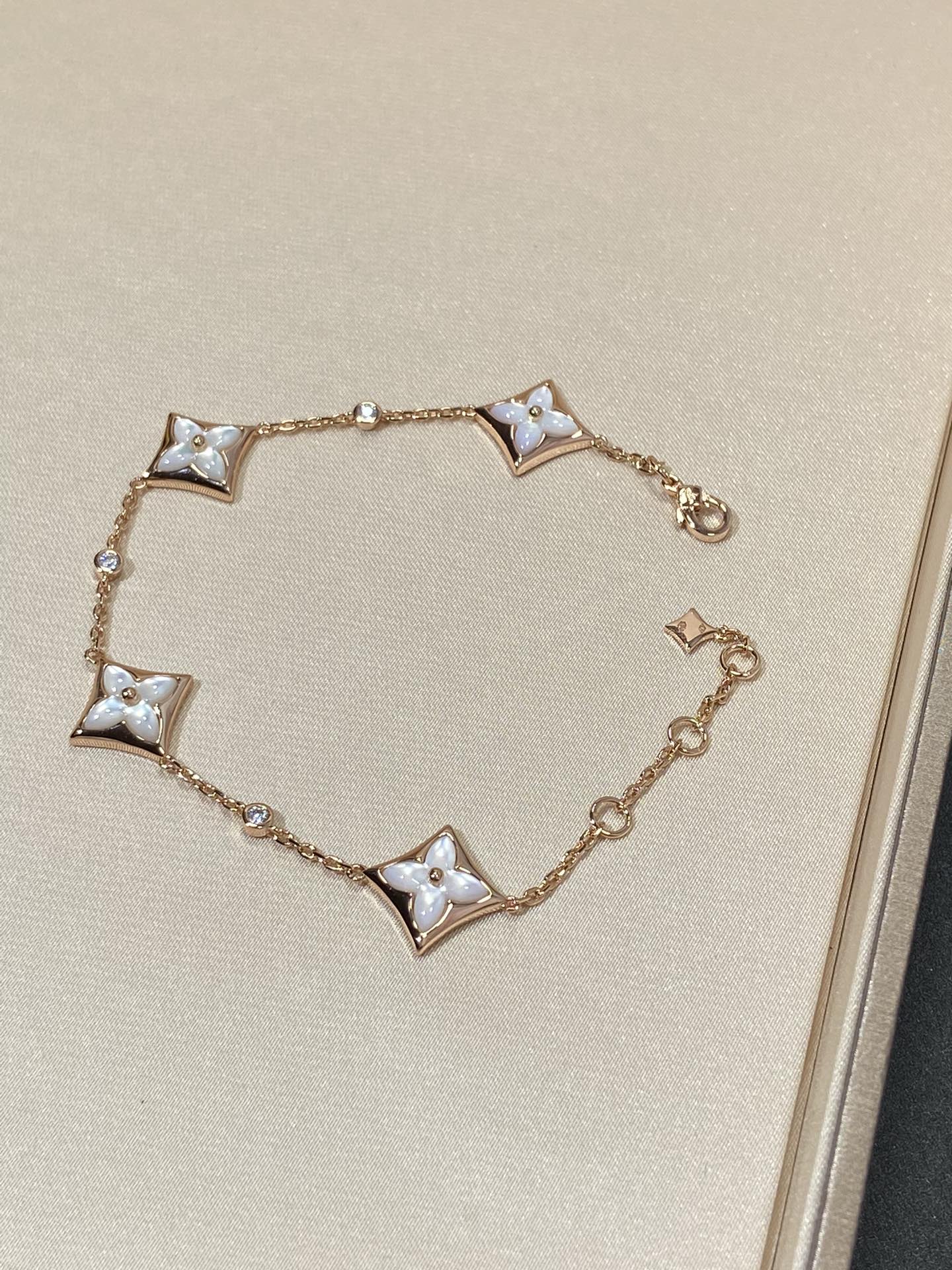 [Imperial] STAR 4 MOTIF MOP DIAMOND PINK GOLD BRACELET