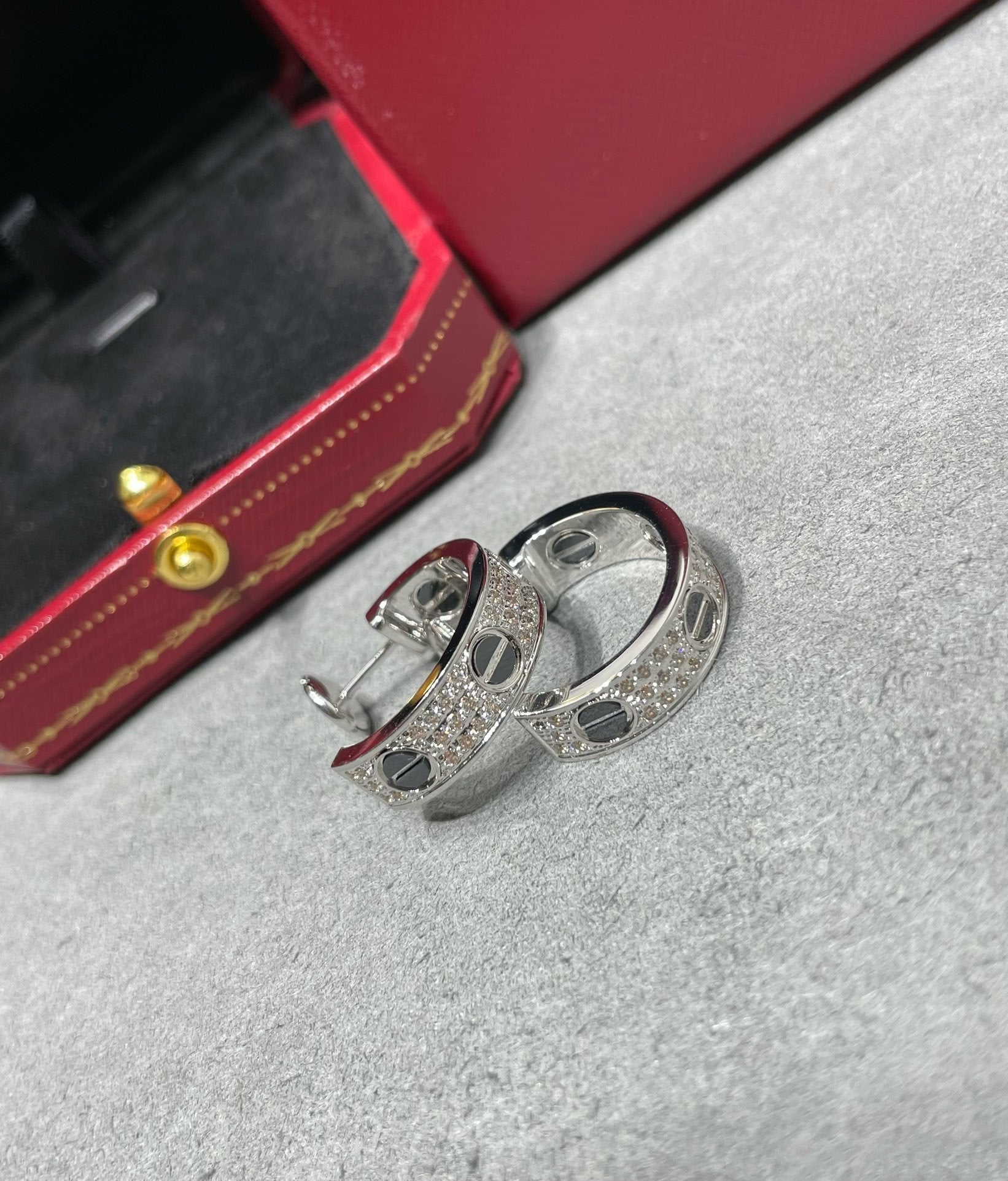 [Imperial] LOVE CERAMIC DIAMOND PAVED SILVER EARRINGS