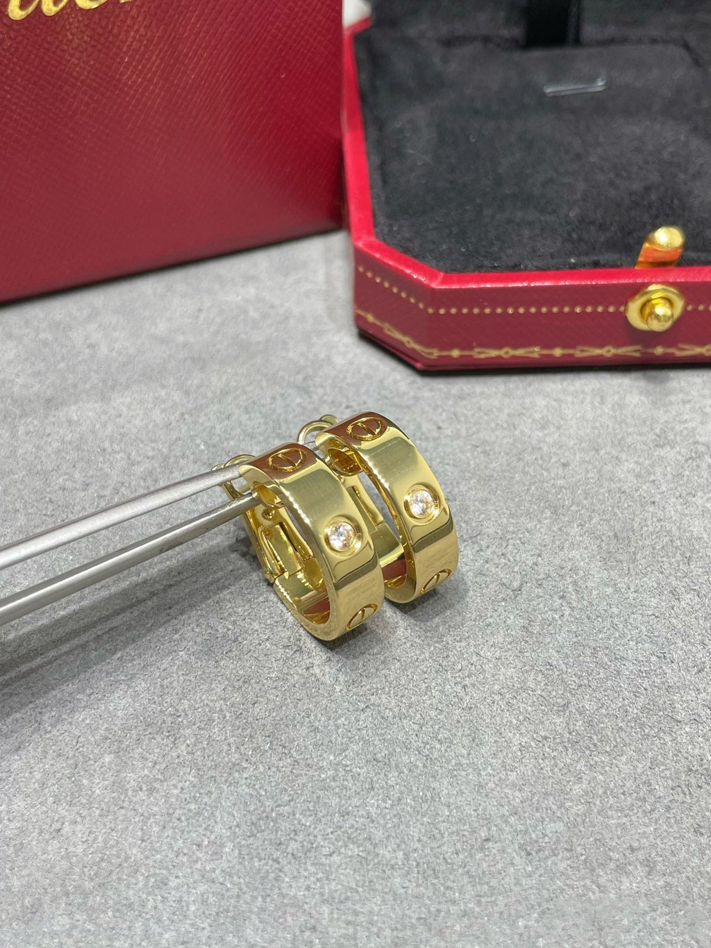 [Imperial] LOVE 5.5MM 1 DIAMOND EARRINGS