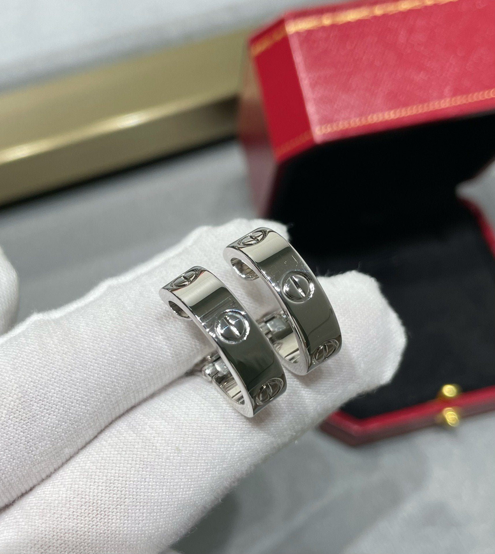 [Imperial] LOVE 5.5MM EARRINGS