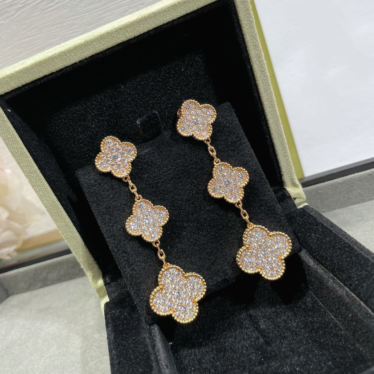 [Imperial] CLOVER 3 MOTIFS DIAMOND PAVED ROSE GOLD EARRINGS