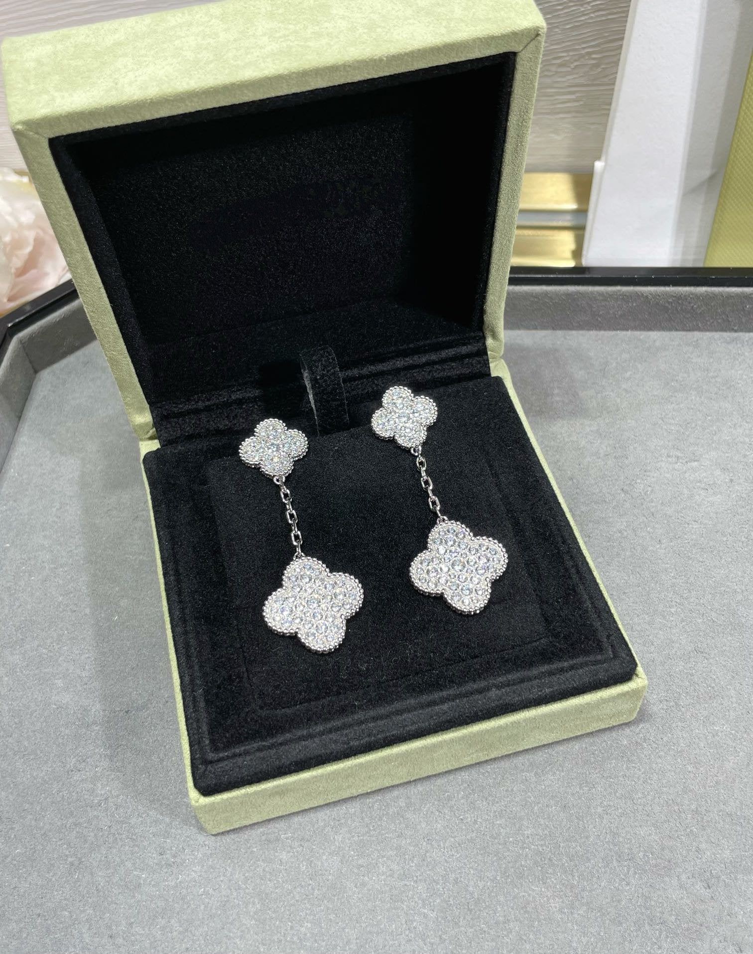 [Imperial] CLOVER 2 MOTIFS DIAMOND PAVED SILVER EARRINGS