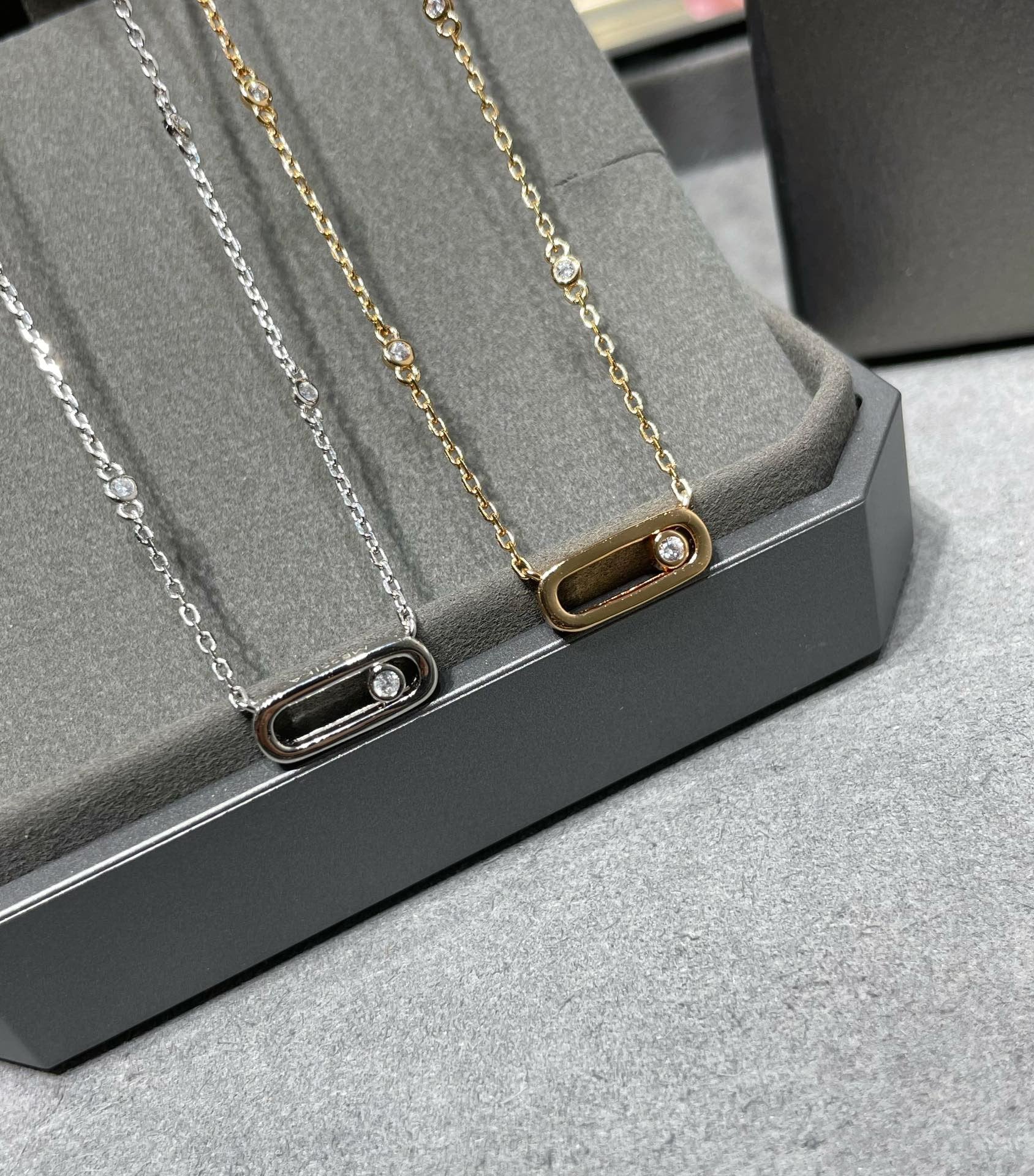 [Imperial] MOVE UNO DIAMOND NECKLACE