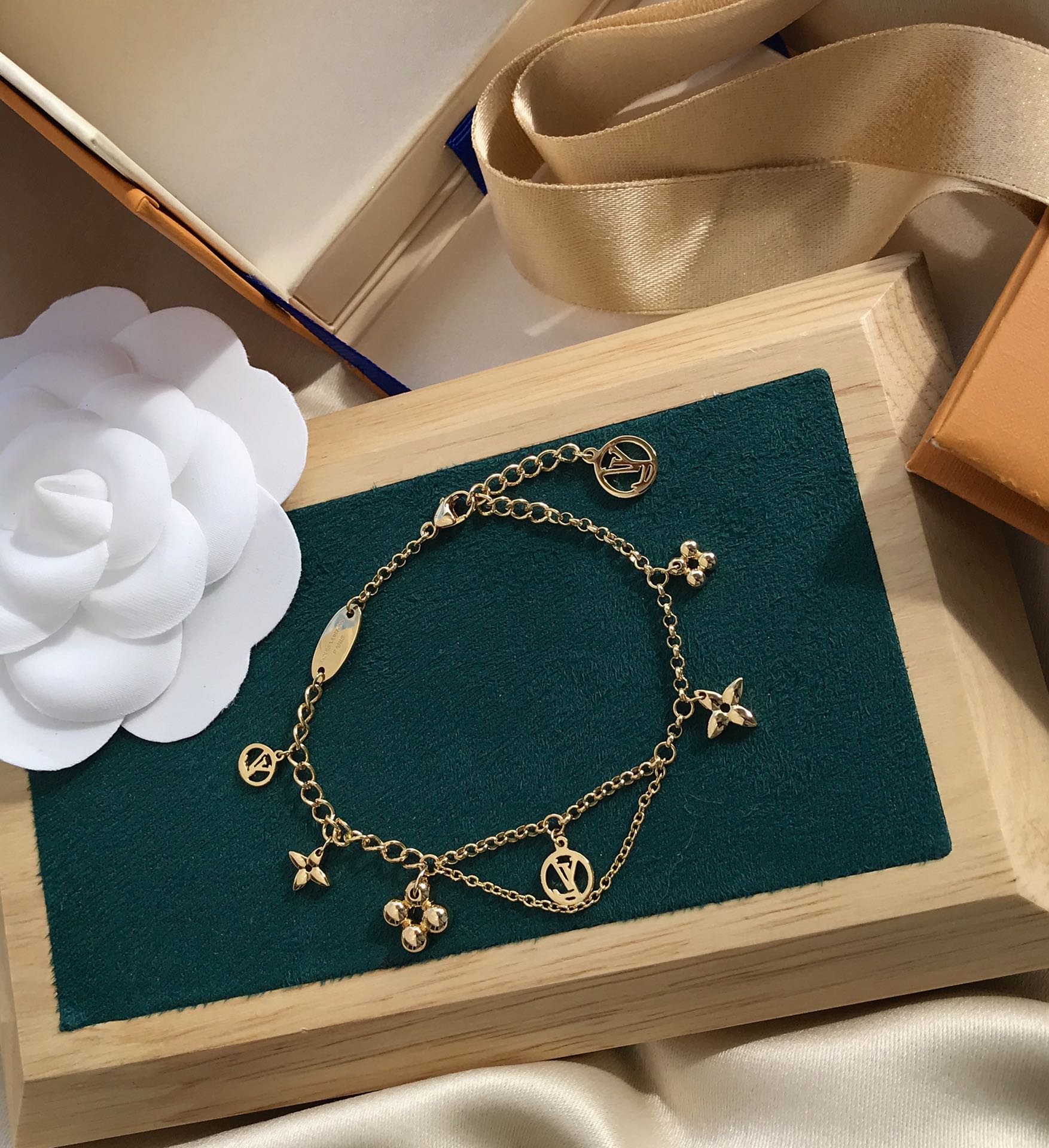 [Imperial] BLOOMING PINK GOLD MOP BRACELET