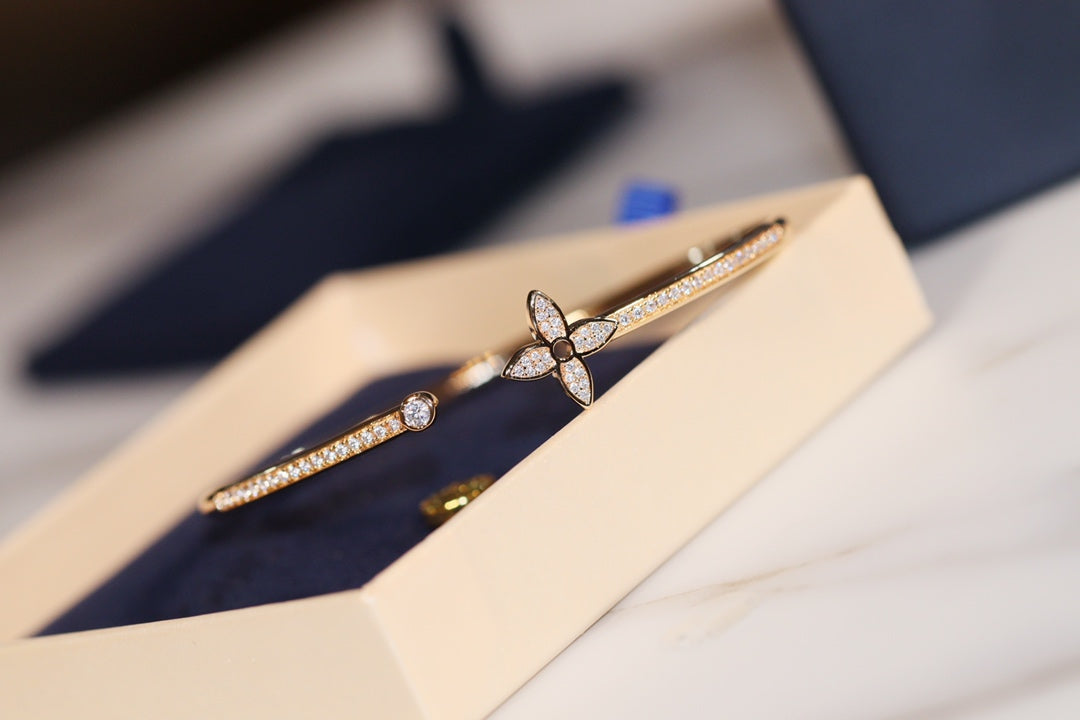 [Imperial] IDYLLE GOLD OPEN BRACELET DIAMOND PAVED