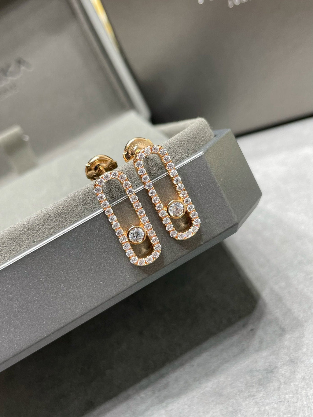 [Imperial] MOVE UNO STUD DIAMOND PAVED EARRINGS