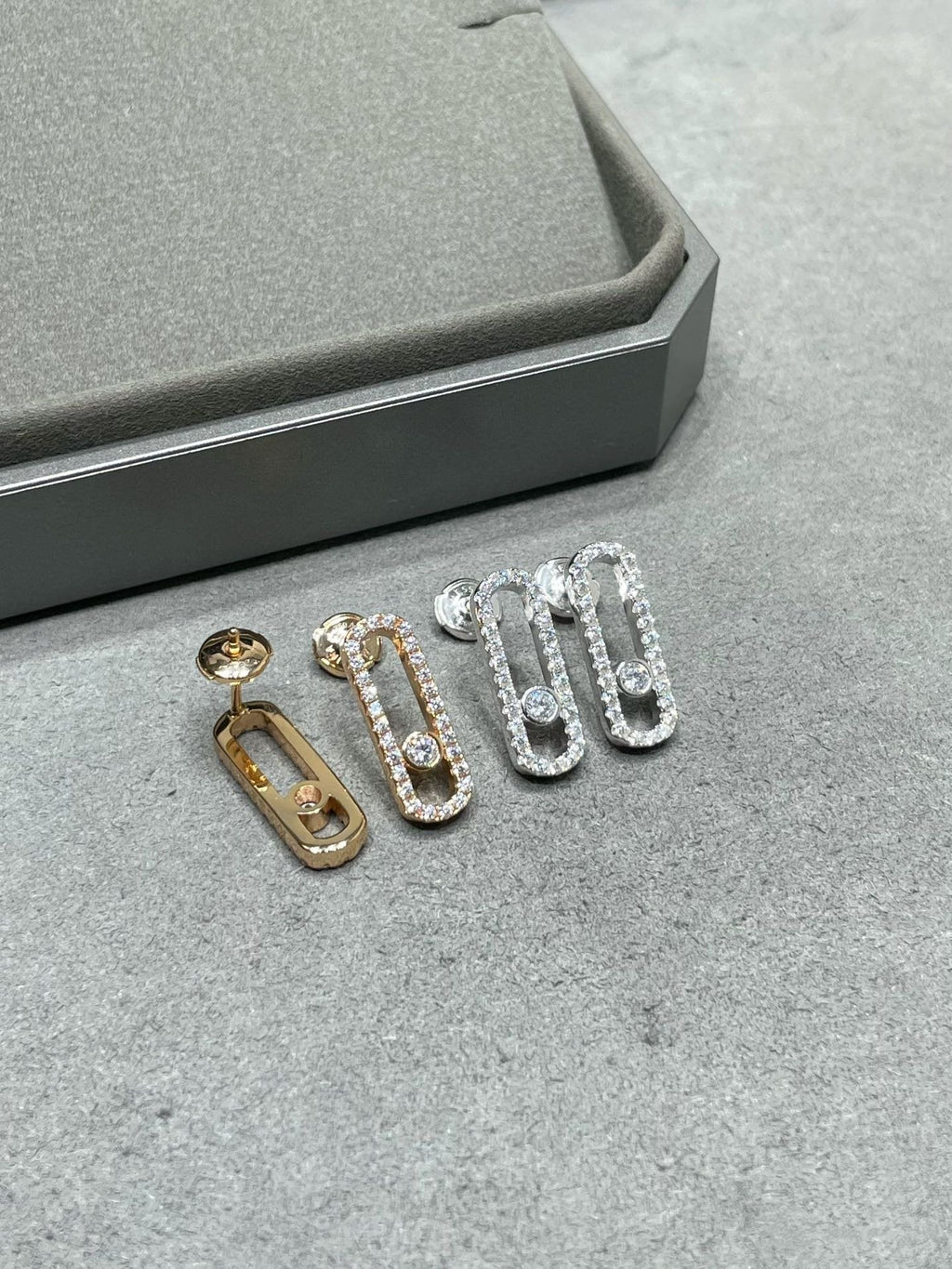 [Imperial] MOVE UNO STUD DIAMOND PAVED EARRINGS