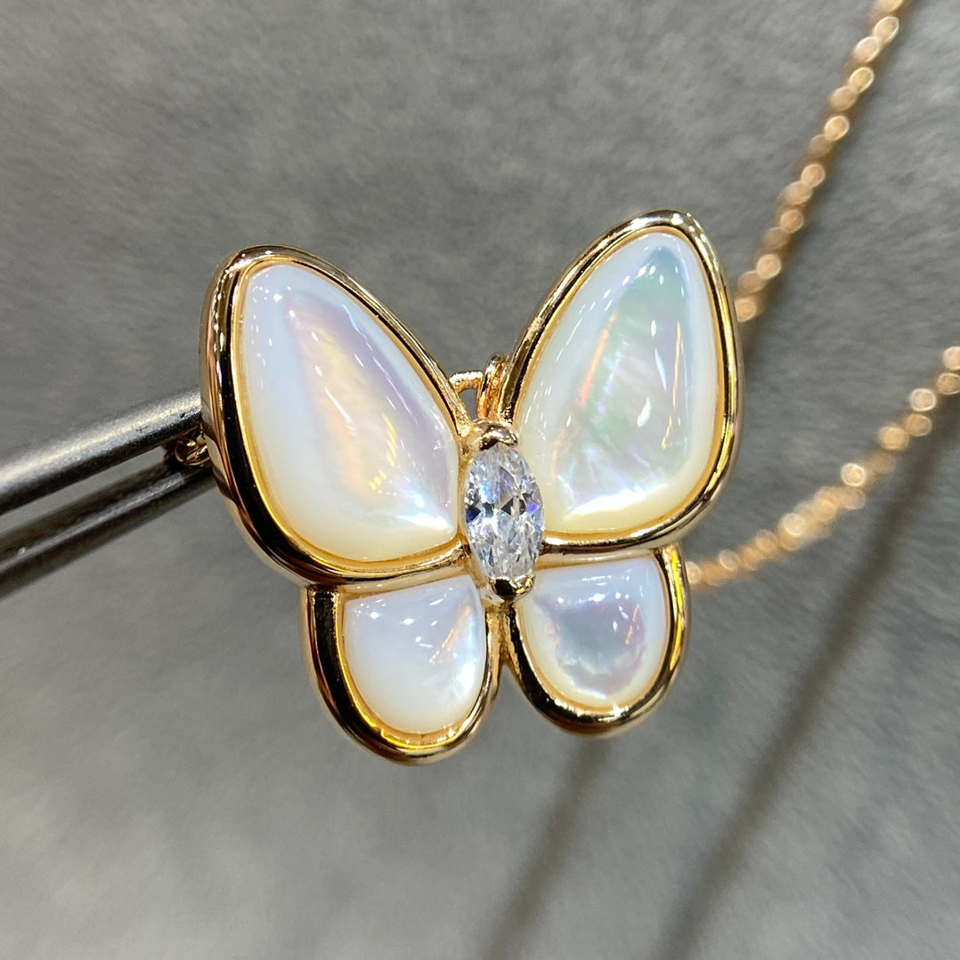 [Imperial] BUTTERFLY MOP DIAMOND NECKLACE