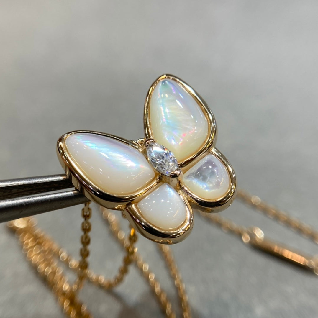 [Imperial] BUTTERFLY MOP DIAMOND NECKLACE