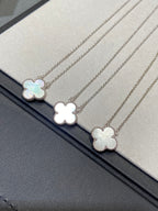 [Imperial] CLOVER MEDIUM SILVER WHITE MOP NECKLACE