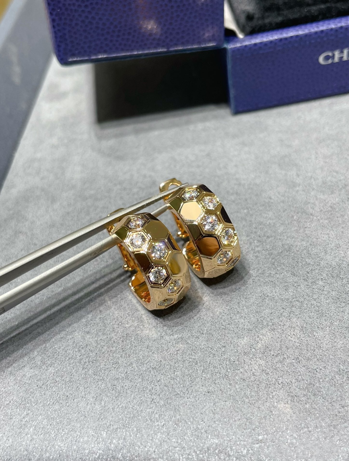 [Imperial] BEE LOVE DIAMOND HOOP EARRINGS