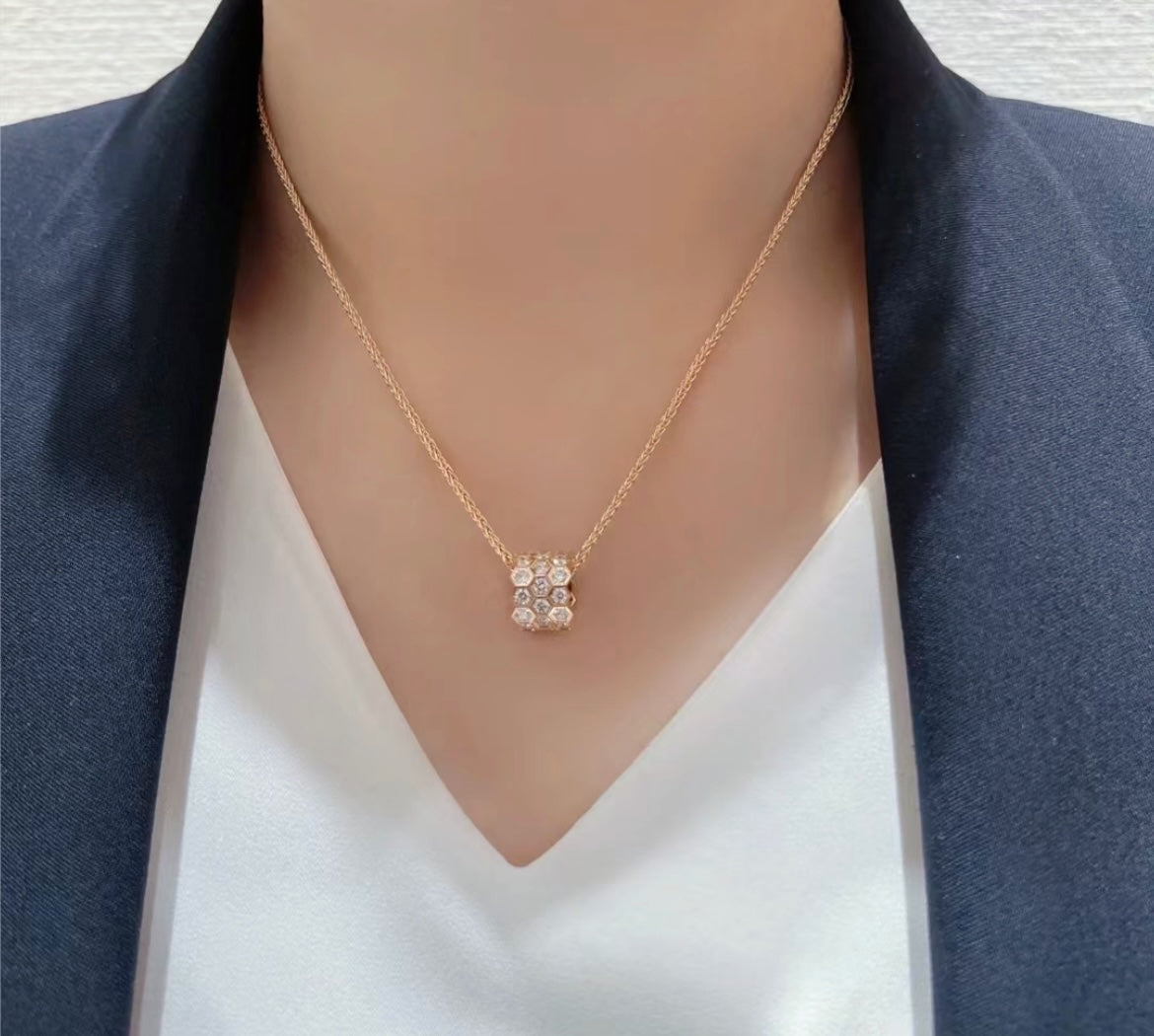 [Imperial] BEE LOVE DIAMOND PAVED 3 ROW NECKLACE