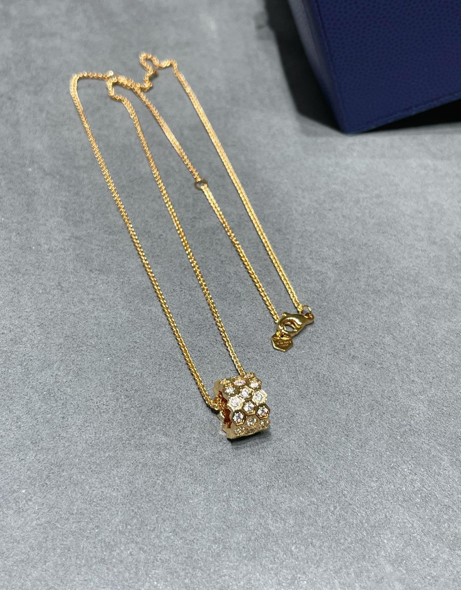 [Imperial] BEE LOVE DIAMOND PAVED 3 ROW NECKLACE