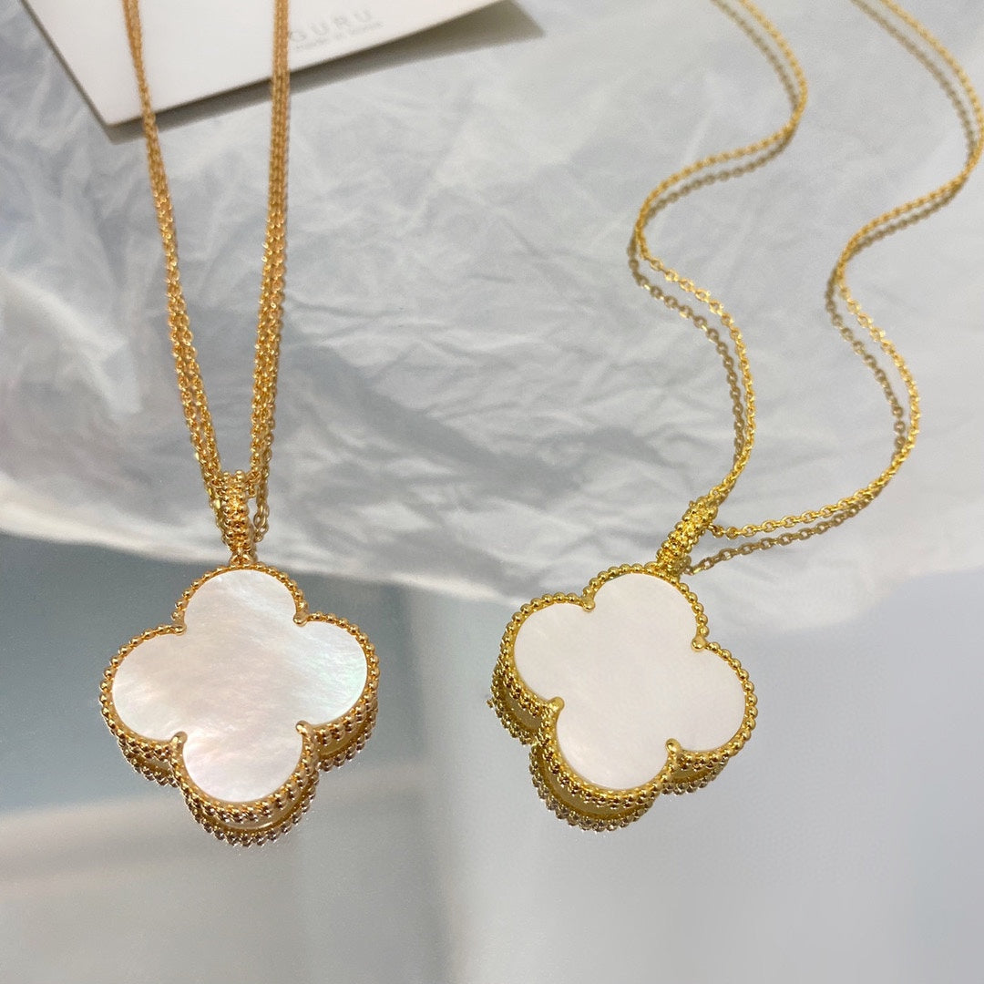 [Imperial] CLOVER 25MM MOP LARGE PENDANT NECKLACE