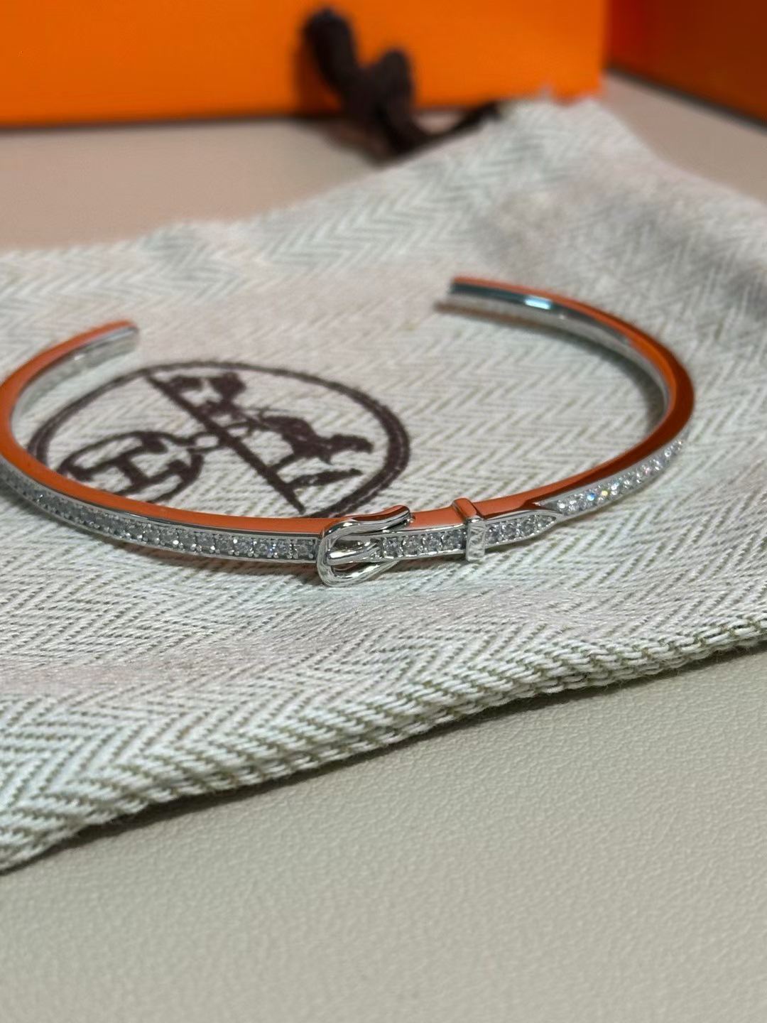 [Imperial] DIAMOND-ENCRUSTED BRACELET THREE COLORS