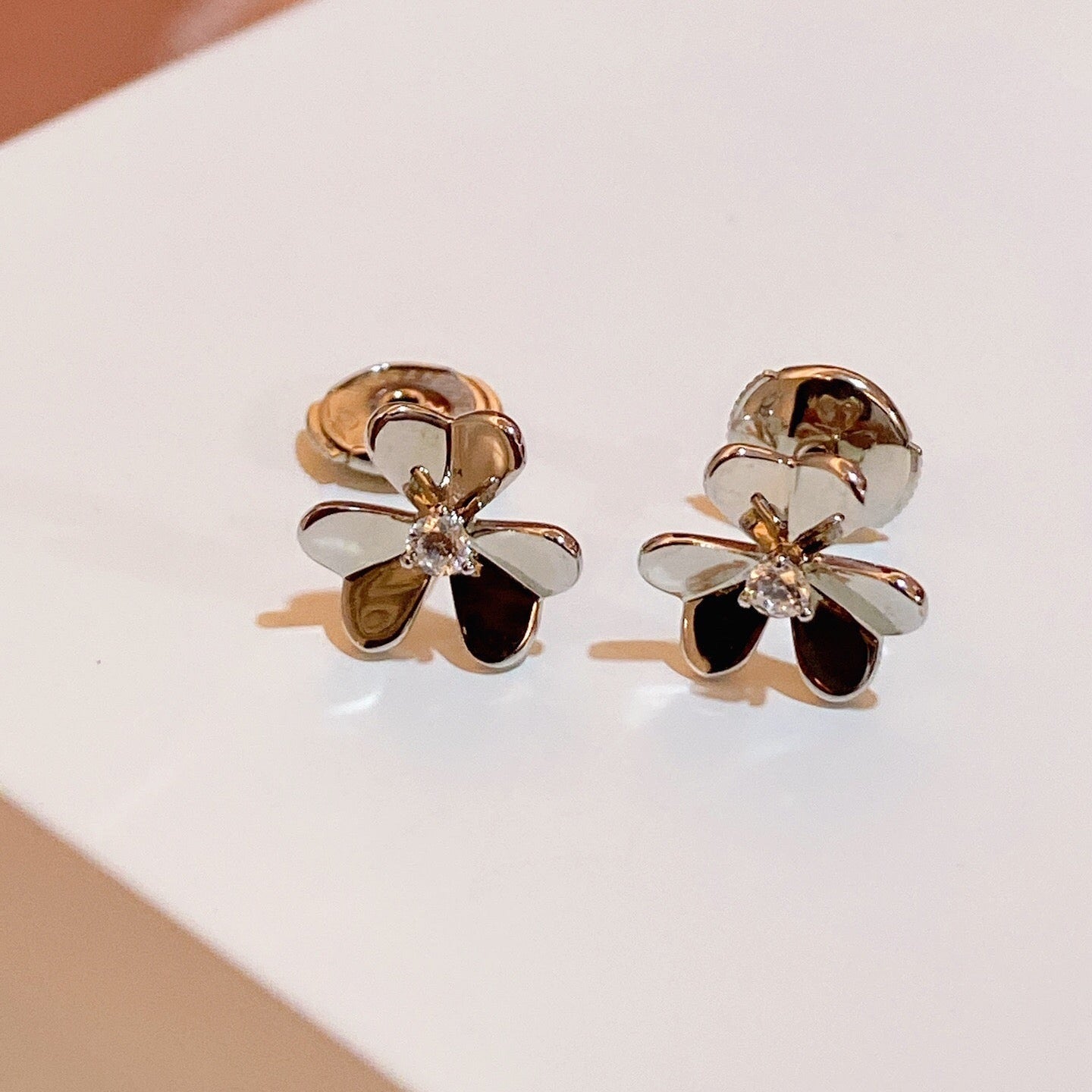 [Imperial] FRIVOLE MINI FLOWER EARRINGS