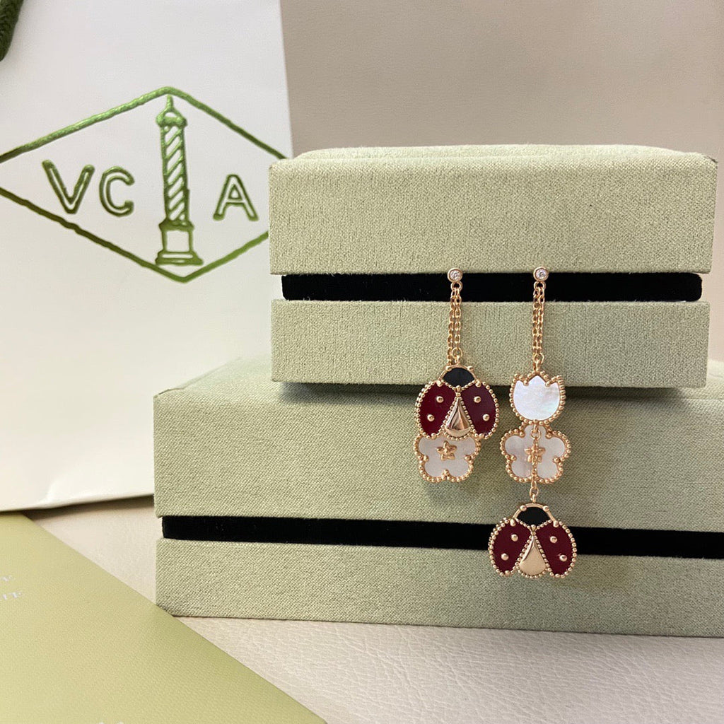[Imperial] LUCKY LADYBUG WHITE MOP EARRINGS