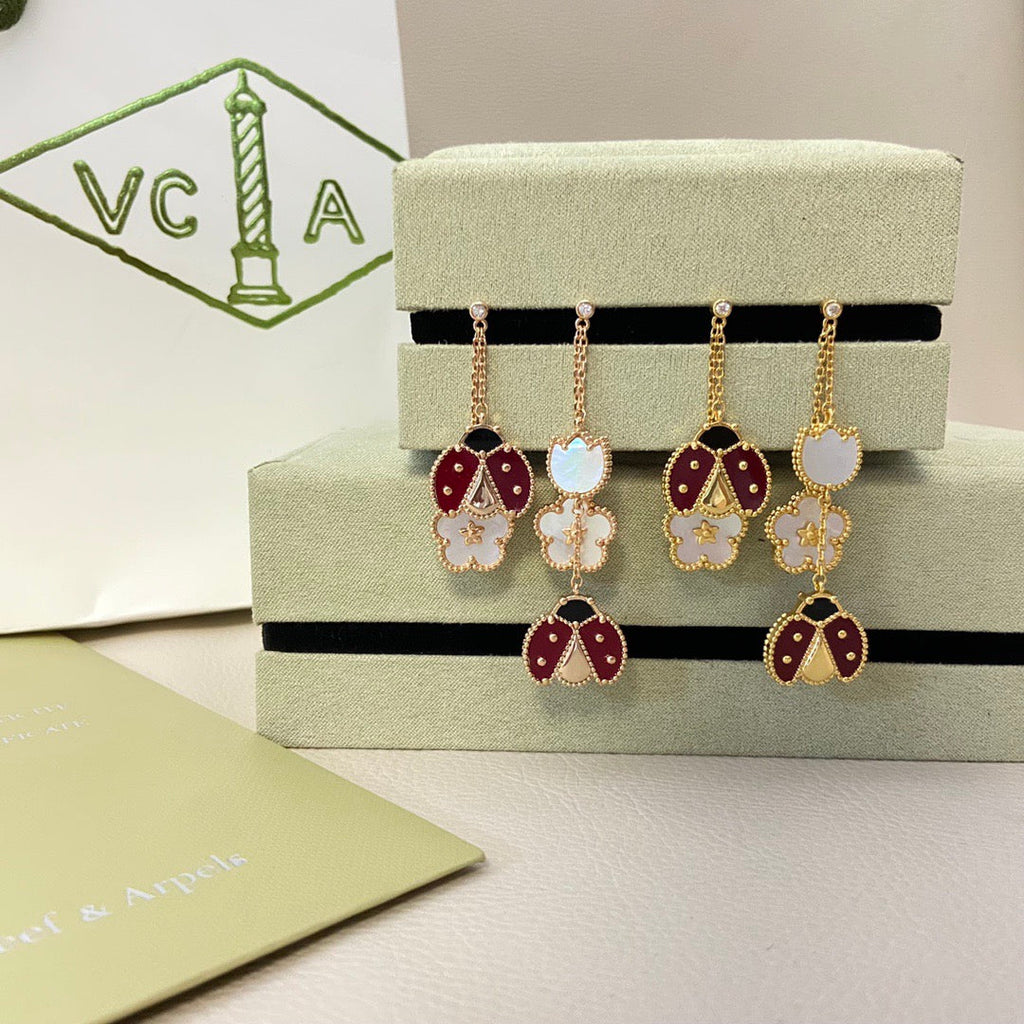 [Imperial] LUCKY LADYBUG WHITE MOP EARRINGS