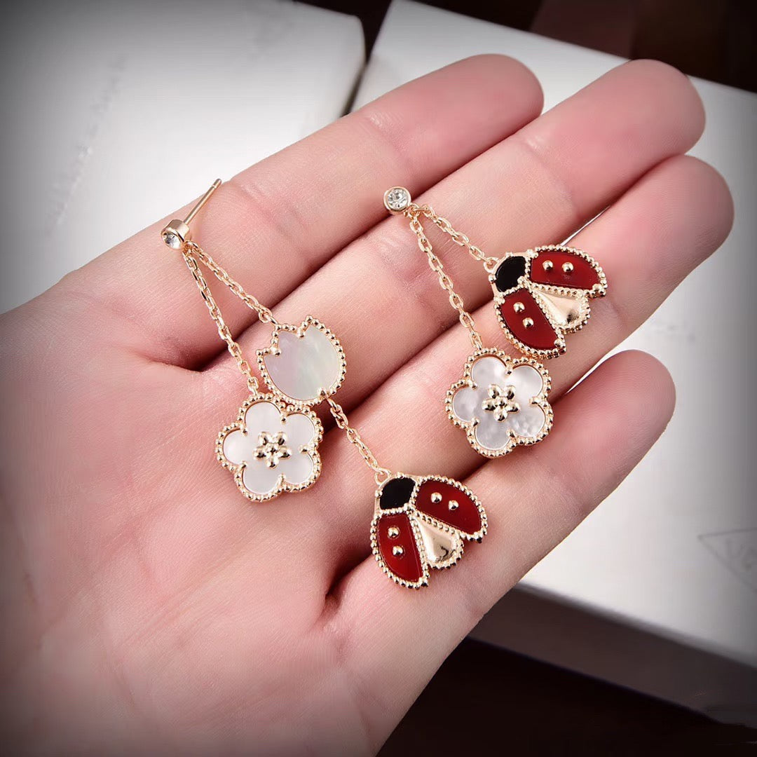 [Imperial] LUCKY LADYBUG WHITE MOP EARRINGS