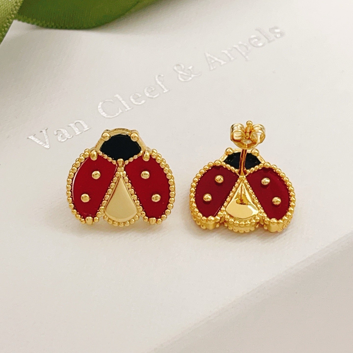 [Imperial] LUCKY LADYBUG EARRINGS