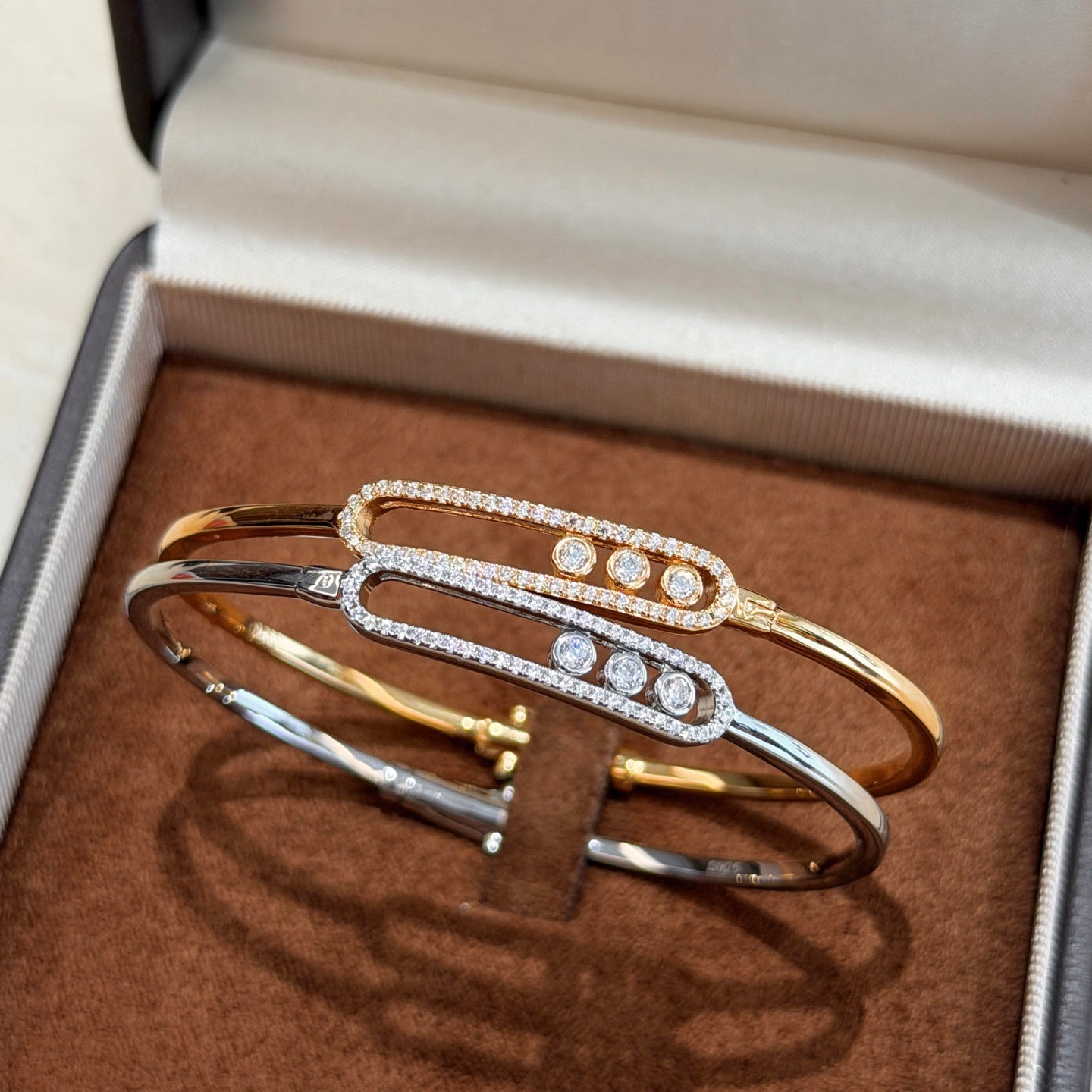 [Imperial] Move Pavé Diamond Bangle Bracelet M