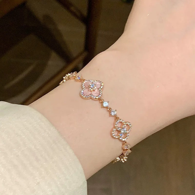 [Imperial] CLOVER 5 MOTIF PINK BLUE RED WHITE BRACELET