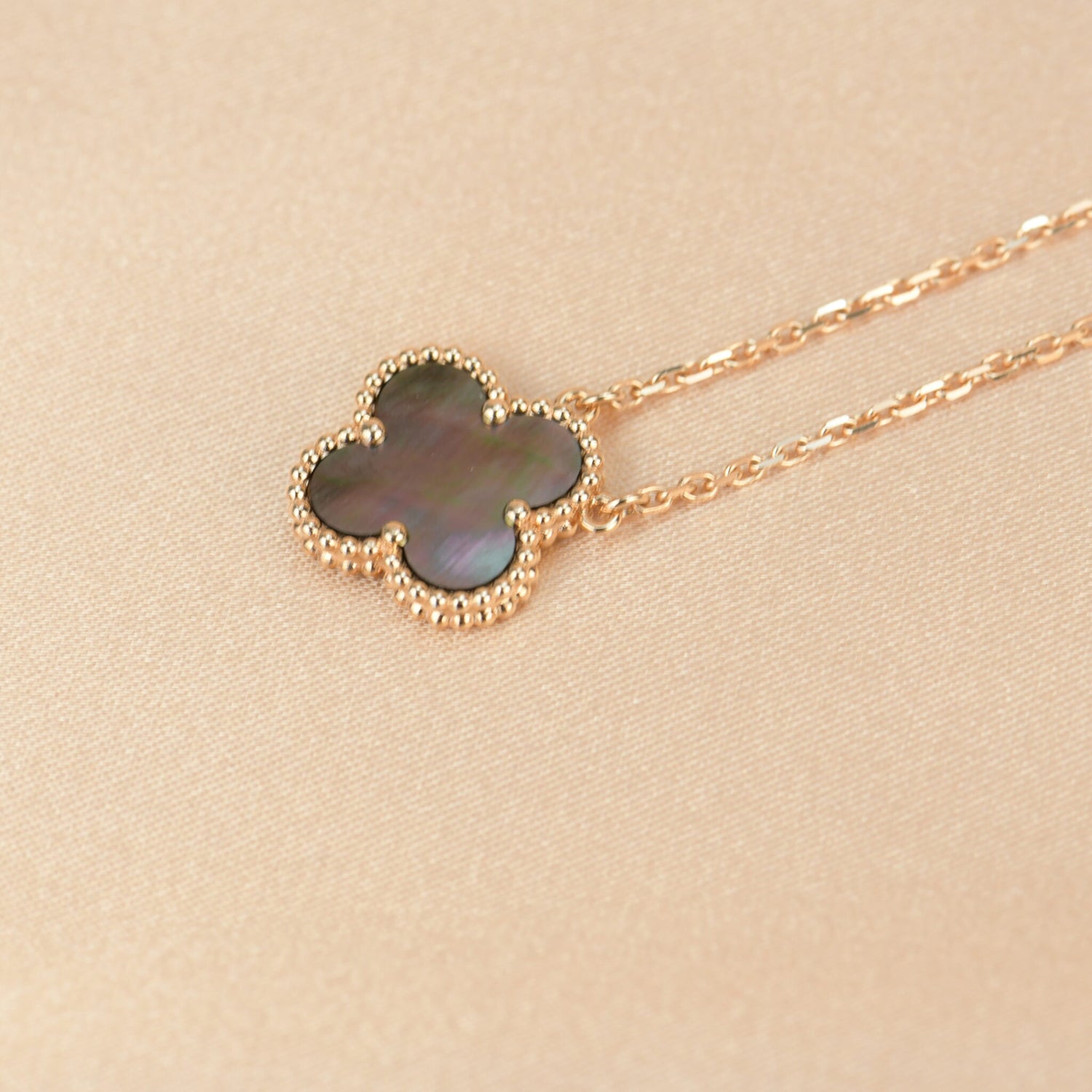 [Imperial] CLOVER 15MM  GRAY MOTHER OF PEARL NECKLACE