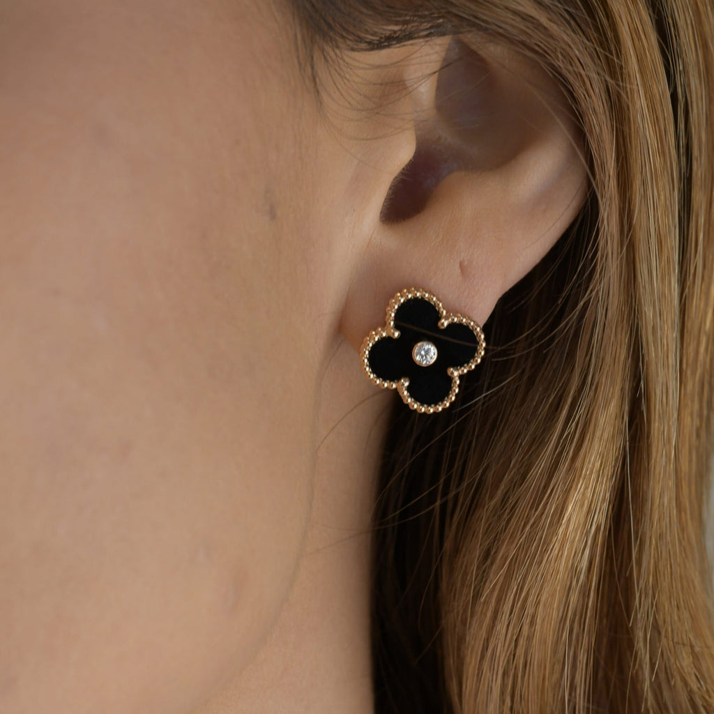 [Imperial] CLOVER MEDIUM 1 MOTIFS ONYX DIAMOND EARRINGS