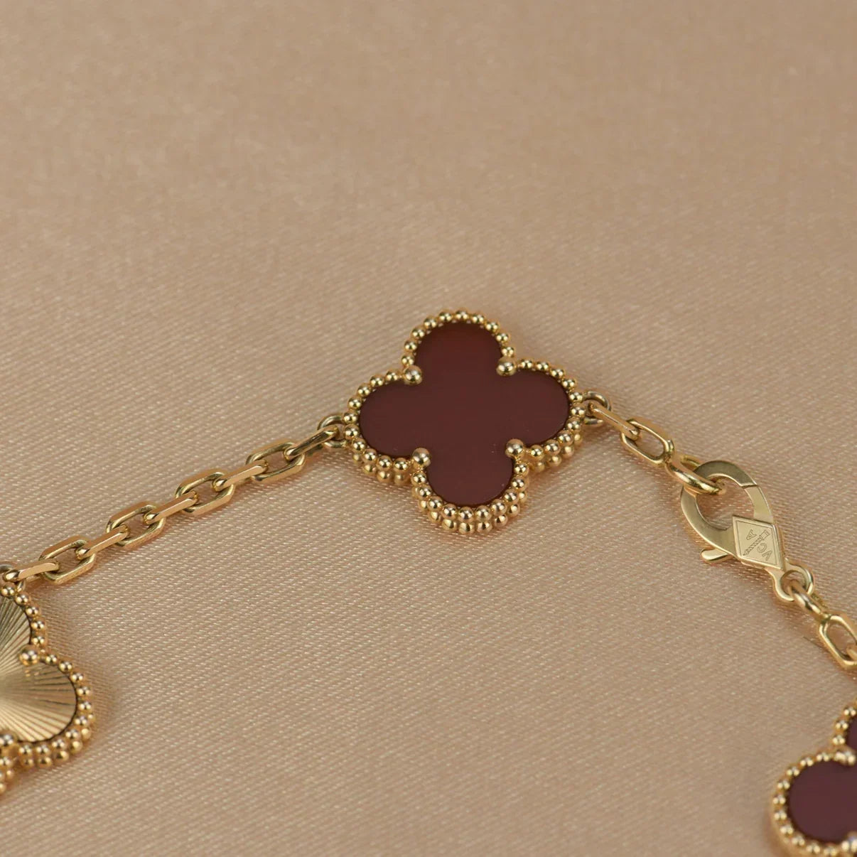 [Imperial]New  CLOVER 5 MOTIF RED CORNELIAN BRACELET COLLECTION