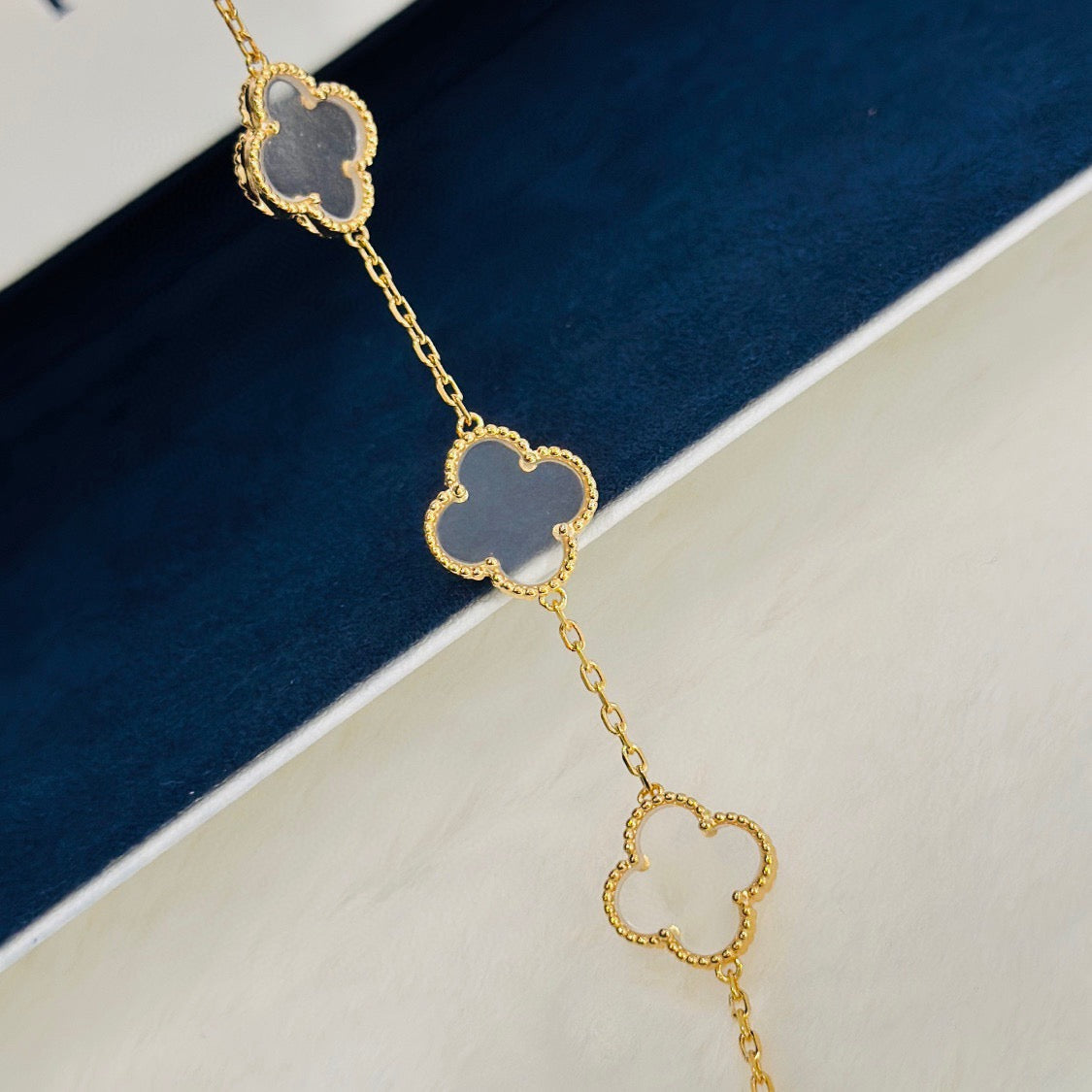 [Imperial]New CLOVER 5 MOTIF ROCK CRYSTAL BRACELET