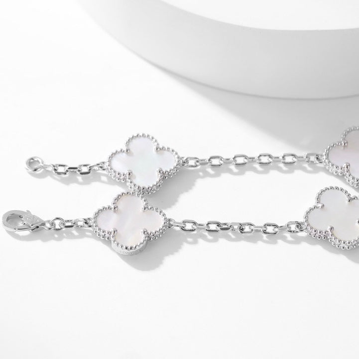 [Imperial] CLOVER 10 MOTIFS WHITE MOTHER OF PEARL NECKLACE