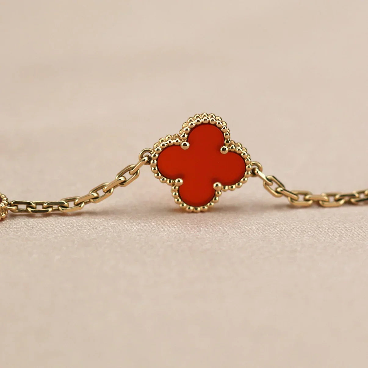 [Imperial]New  CLOVER 5 MOTIF RED CORNELIAN BRACELET COLLECTION