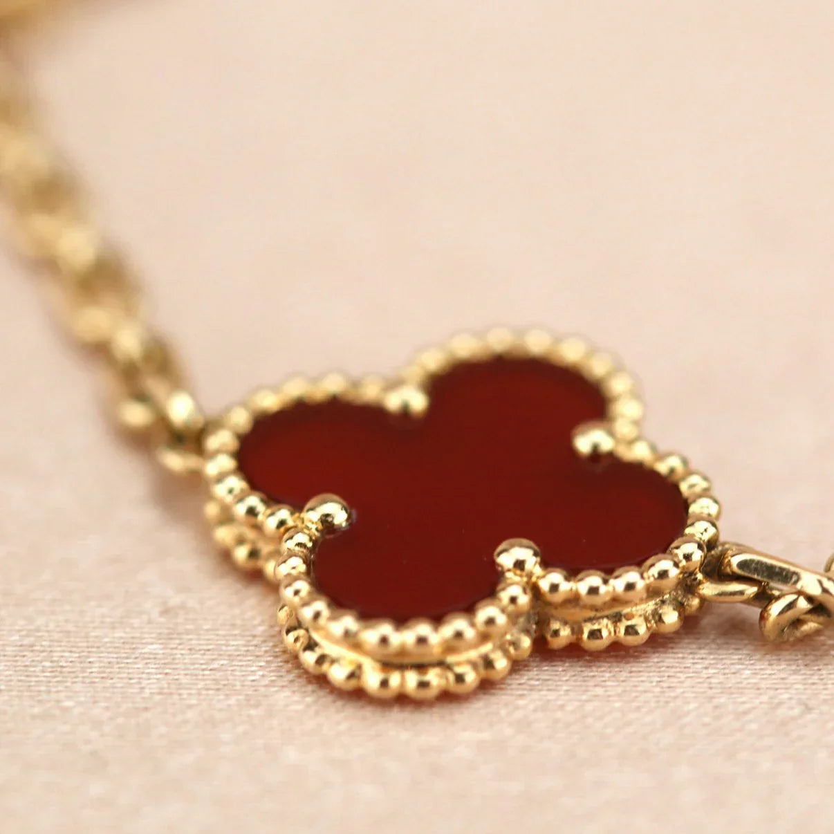 [Imperial]New  CLOVER 5 MOTIF RED CORNELIAN BRACELET COLLECTION