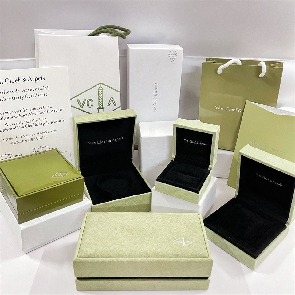 [Imperial] VA CLOVER BRACELET NECKLACE RING BOX GIFT BAG