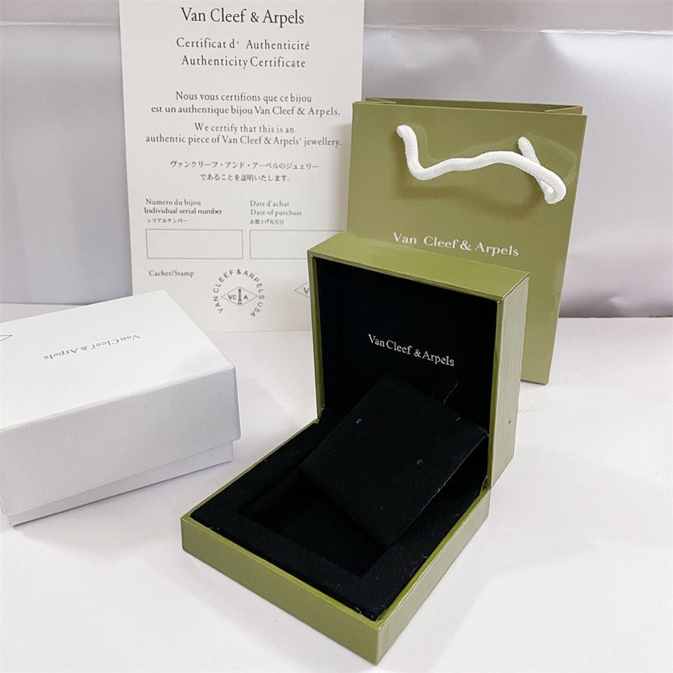 [Imperial] VA CLOVER BRACELET NECKLACE RING BOX GIFT BAG
