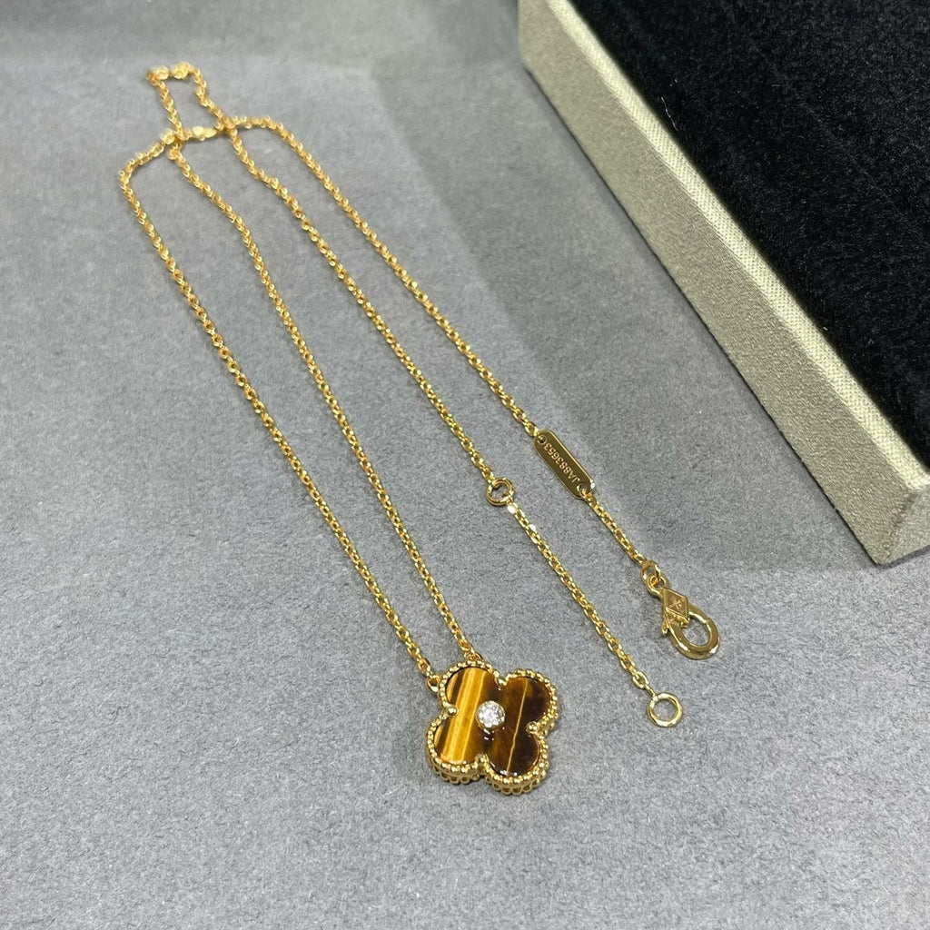 [Imperial] CLOVER 15MM DIAMOND AND YELLOW TIGER'S EYE AGATE necklace