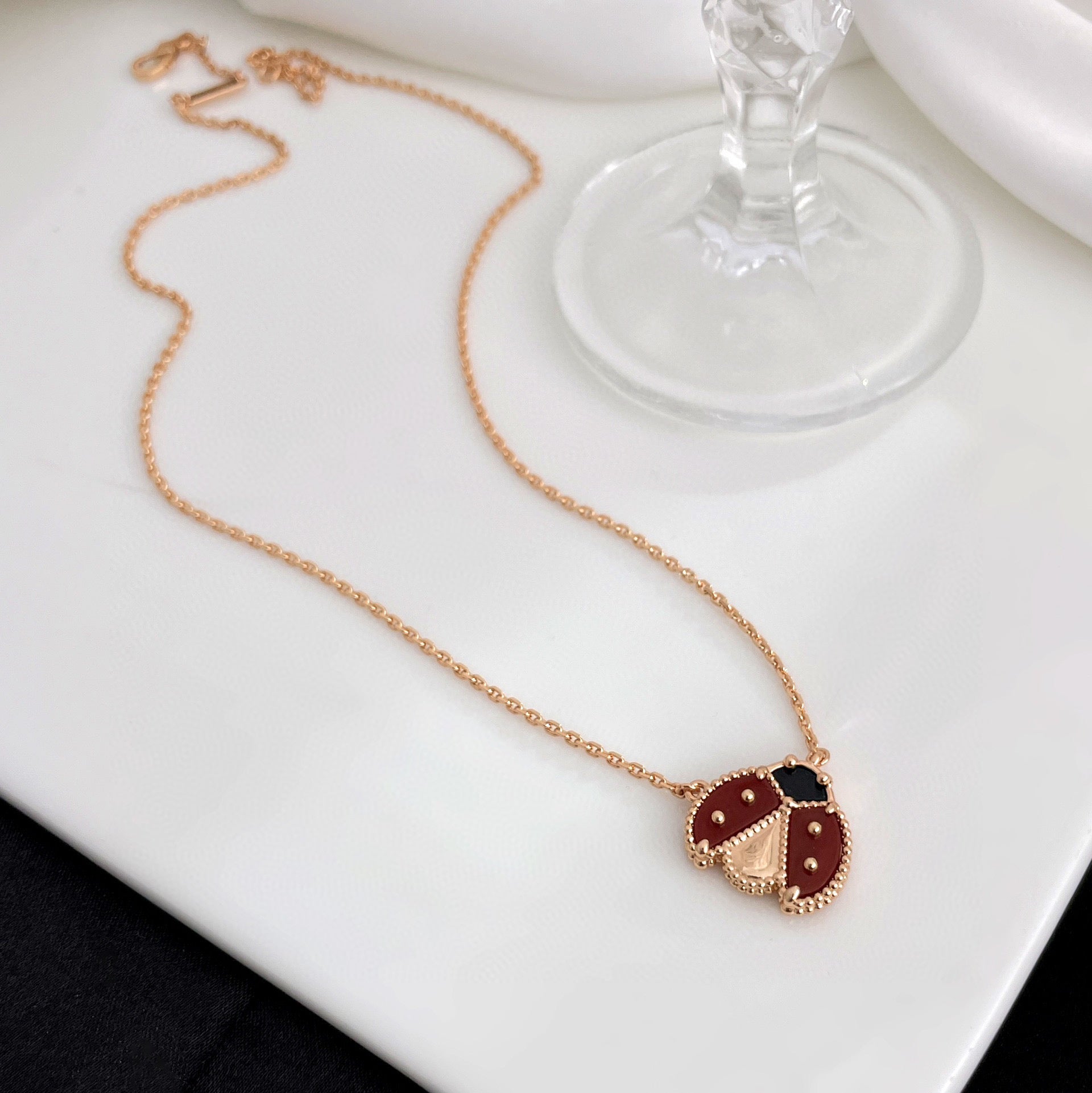 [Imperial] LUCKY  CARNELIANS LADYBUG NECKLACE