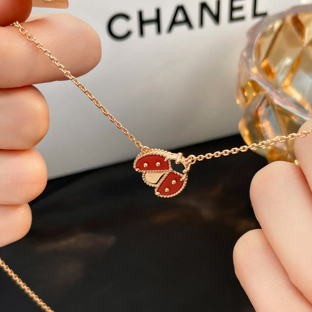 [Imperial] LUCKY  CARNELIANS LADYBUG NECKLACE