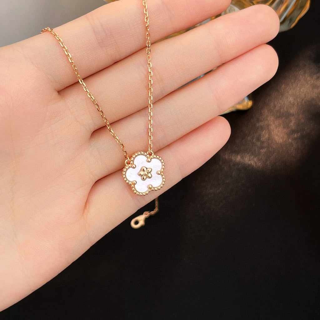 [Imperial] LUCKY  WHITE MOP  PLUM BLOSSOM NECKLACE