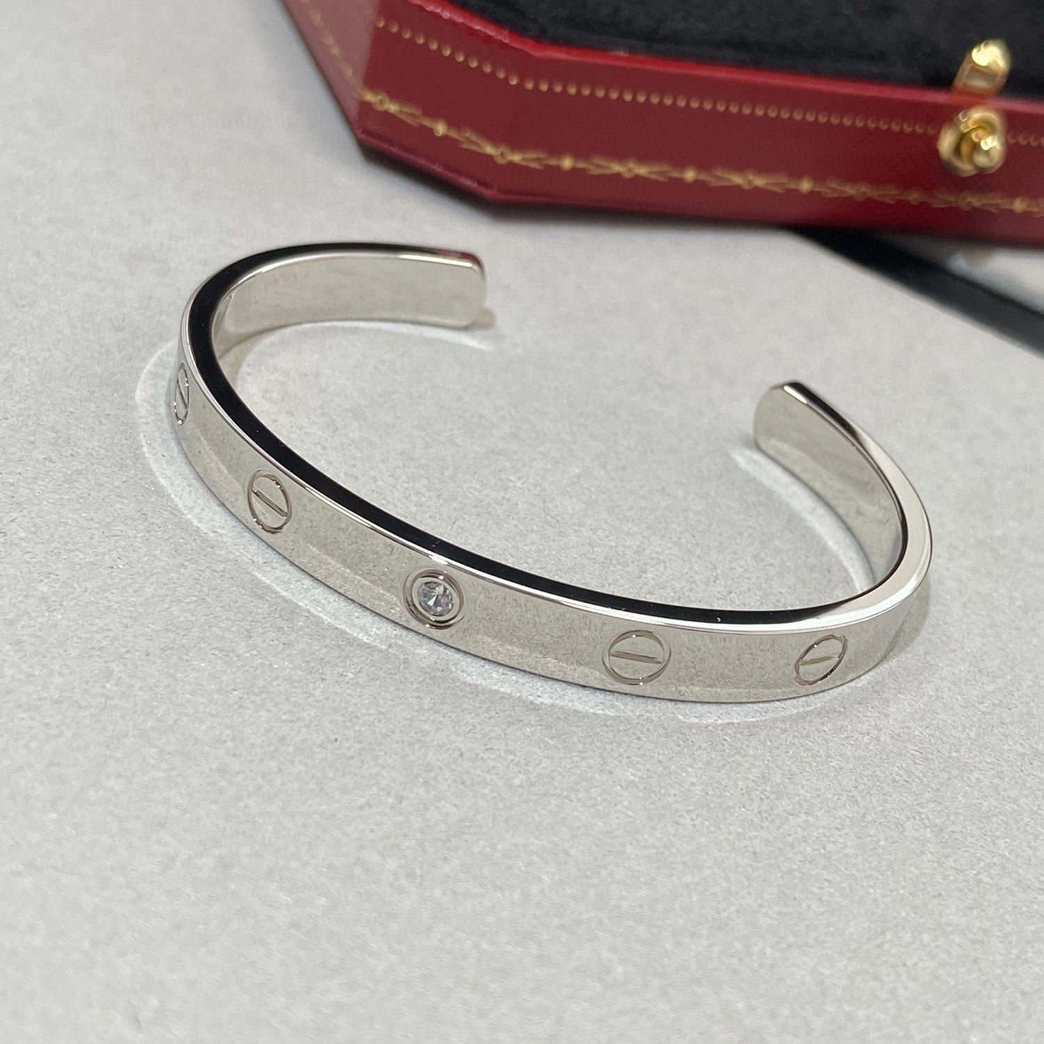 [Imperial] LOVE BRACELET 6.1MM 1 DIAMOND OPEN CUFF