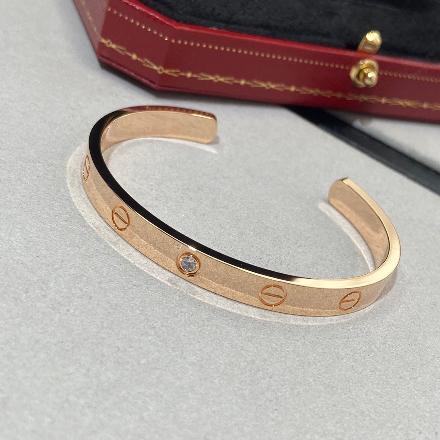 [Imperial] LOVE BRACELET 6.1MM 1 DIAMOND OPEN CUFF