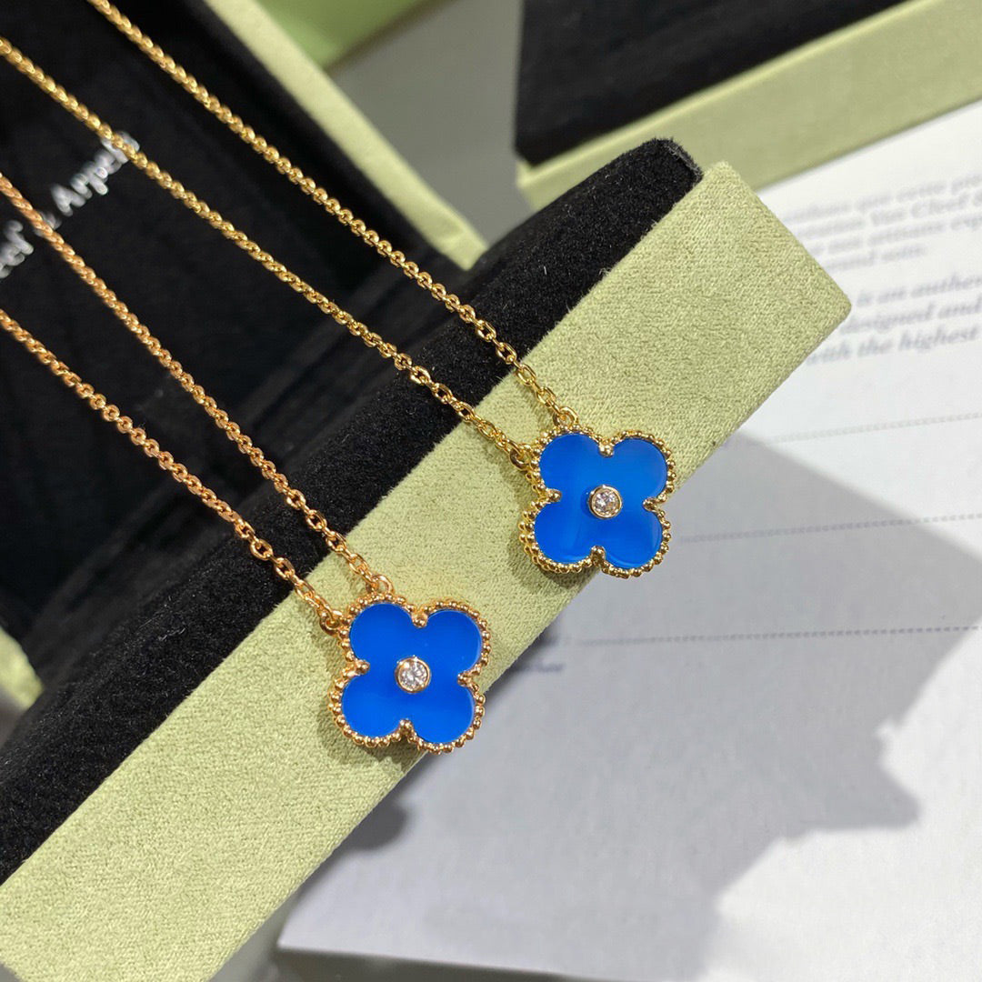 [Imperial] CLOVER 15MM DIAMOND AND BLUE AGATE NECKLACE